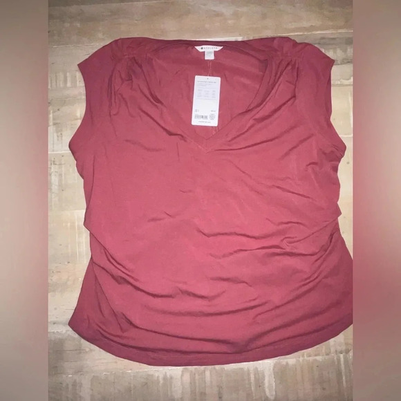 Athleta Outbound V-Neck Rose T-Shirt 1X NWT - Picture 10 of 11